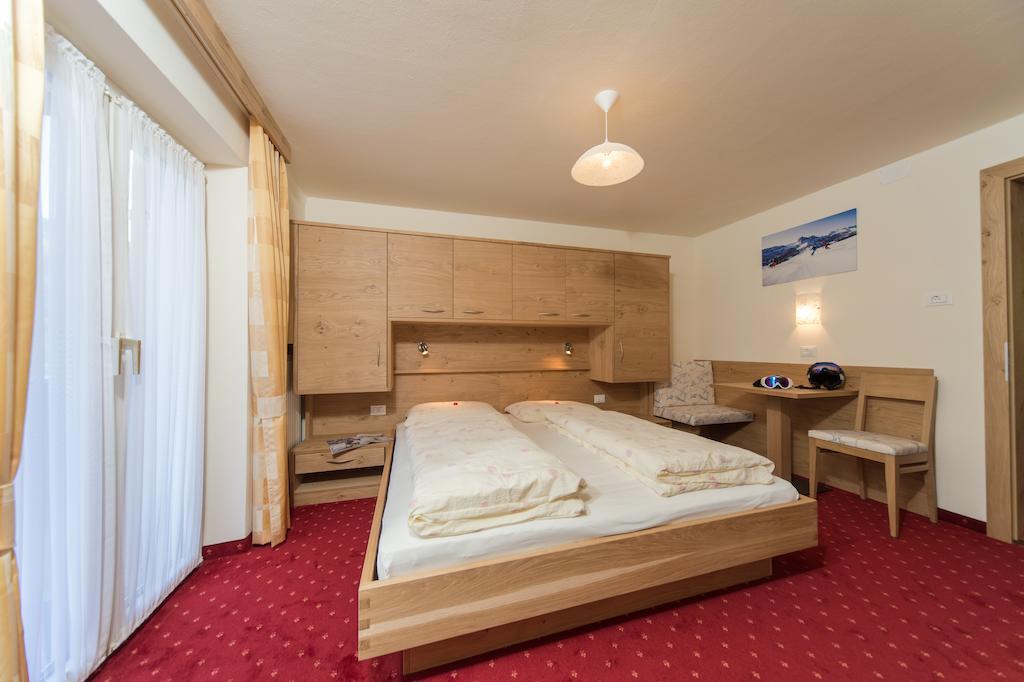 Santa Cristina Val Gardena Kedul Lodge חדר תמונה