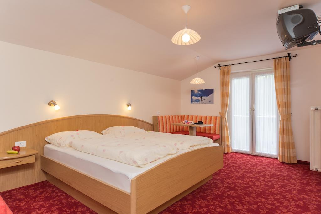 Santa Cristina Val Gardena Kedul Lodge חדר תמונה
