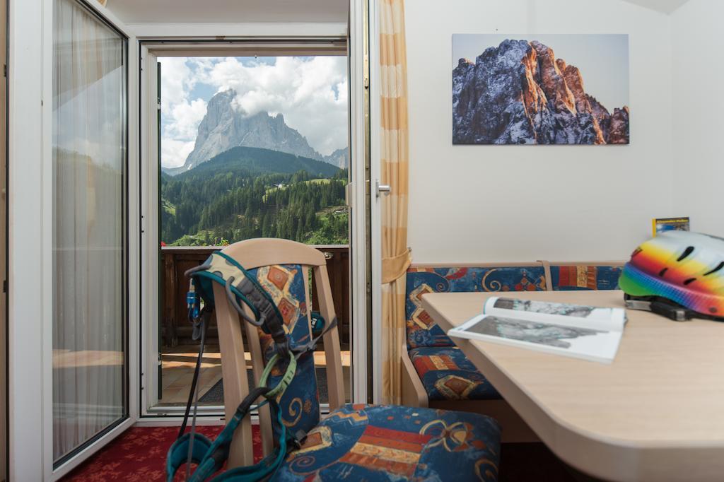 Santa Cristina Val Gardena Kedul Lodge חדר תמונה